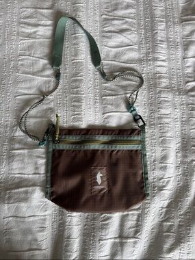 Cotopaxi Lista 2L Lightweight Crossbody Bag